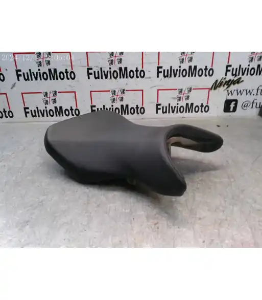 Top Vente Selle SUZUKI GSR 750 – 2011