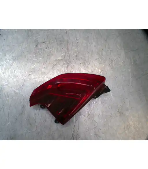 Réduction Feu Gauche PEUGEOT METROPOLIS 400 – 2015