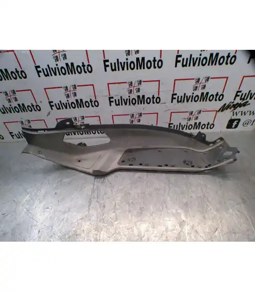 Marche-pied Droit PIAGGIO X8 125 – 2006 Remise