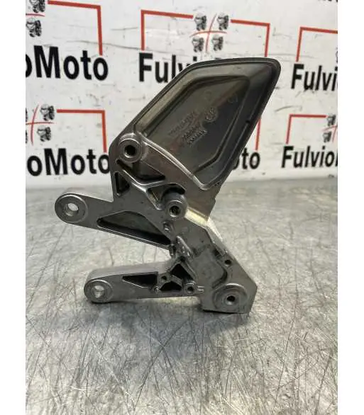Acheter En Ligne Platine repose pied Droit TRIUMPH TRIDENT 660 – 2021