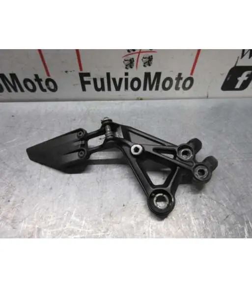 Remise Platine repose pied Avant Droit KTM DUKE 125 – 2020