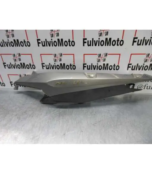 Flanc de selle Gauche GILERA NEXUS 125 – 2008 Prix Choc