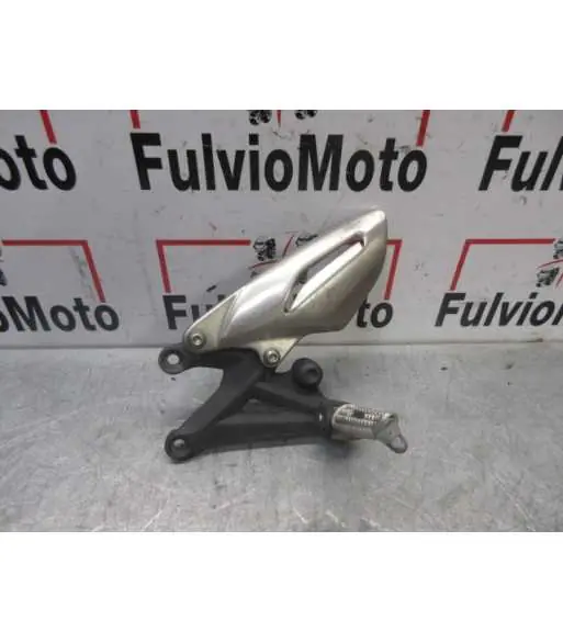 Prix Réduit Platine repose pied Avant Gauche TRIUMPH STREET TRIPLE 675 – 2014
