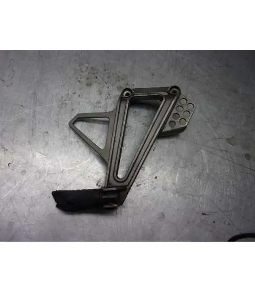 Vente Flash Platine repose pied passager droit – HONDA DOMINATOR 650 – 2001