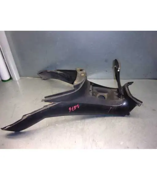 Nouveauté Couvercle central – GILERA FUOCO 500 – 2012