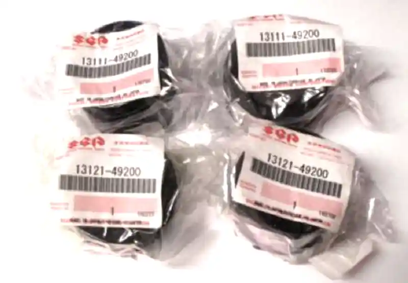 Jeu de 4 pipes d'admission (pièce d'origine) pour Suzuki GSX1100 80-83 Expédié Aujourd&rsquo;hui