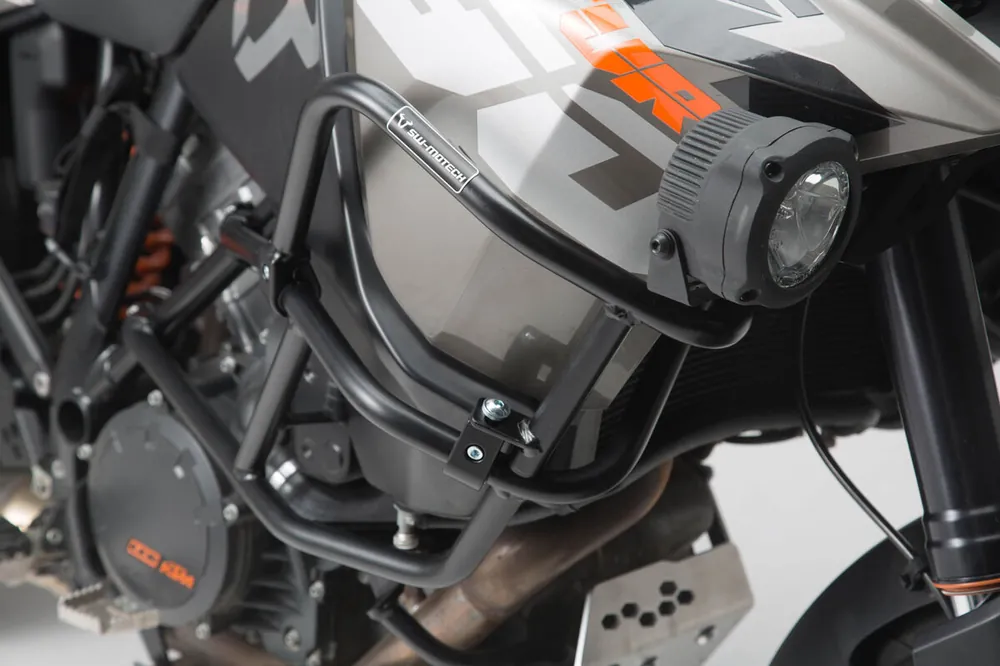 Promotion SW-Motech Barre de carrossage supérieure noire pour KTM 1050 /1090 Adventure, 1290 Super Adventure R /S - SW Motech
