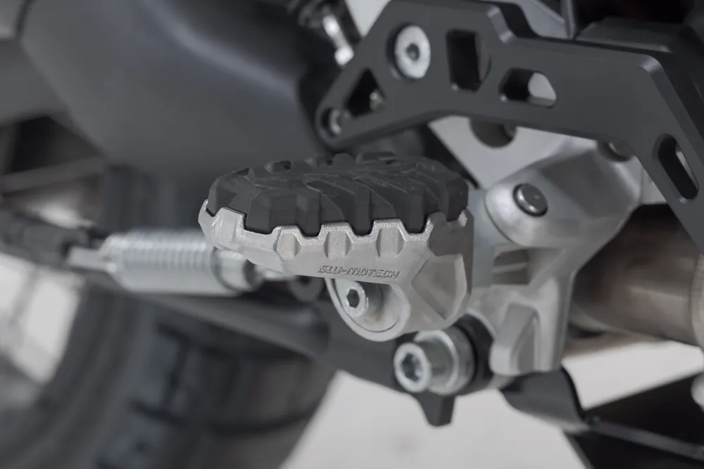 SW-Motech Repose-pieds réglables EVO, inox, pour Ducati DesertX - SW Motech Achetez Aujourd'hui