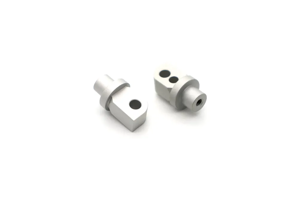 Barracuda SUZUKI BRACKET KIT Rastenadapter für Soziusfußrasten Seulement Aujourd&rsquo;hui